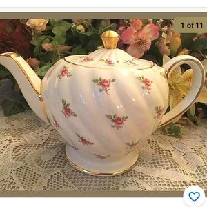 Beautiful Sadler Tea Pot Textured Pink Roses #1593